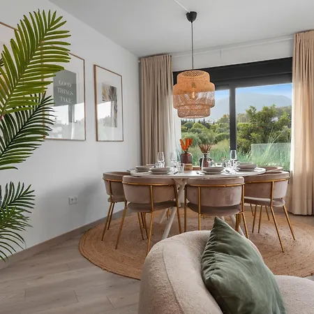Апартаменты Modern 3-bedroom Family Centre *