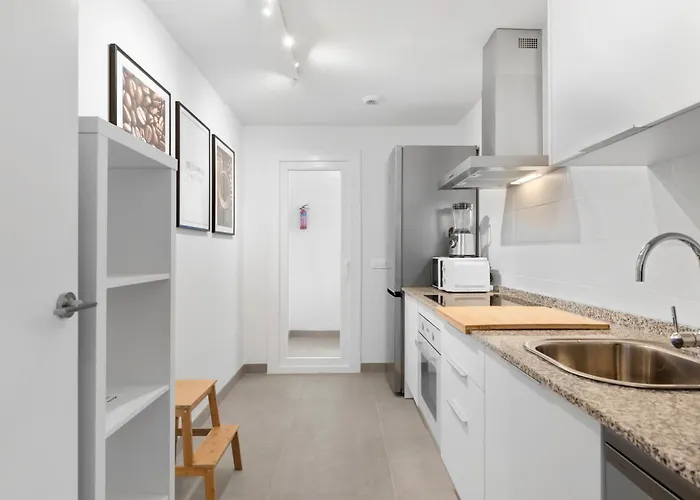 Modern 3-bedroom Family Centre Apartment