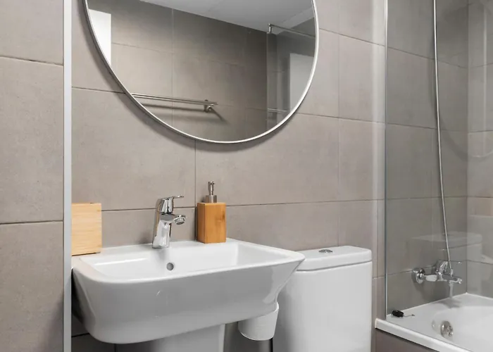 Modern 3-bedroom Family Centre