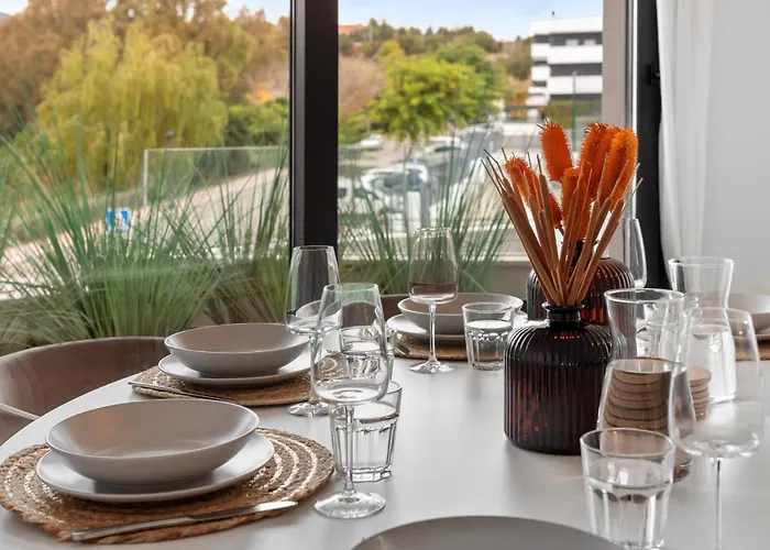 Modern 3-bedroom Family Centre Apartment *