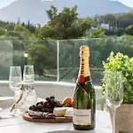 Apartment Modern 3-bedroom Family Centre Estepona