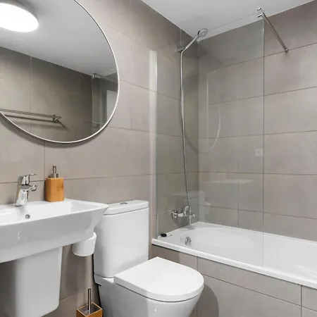 Modern 3-bedroom Family Centre Appartamento