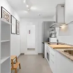 Modern 3-bedroom Family Centre Διαμέρισμα