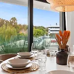 Modern 3-bedroom Family Centre * Εστεπόνα