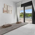 Modern 3-bedroom Family Centre Εστεπόνα