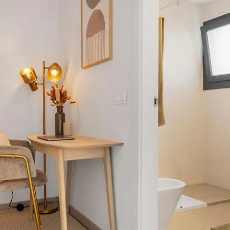 شقة Modern 3-bedroom Family Centre