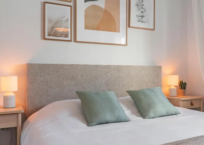 Modern 3-bedroom Family Centre 아파트