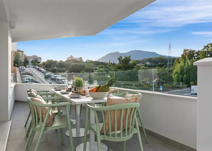 Modern 3-bedroom Family Centre 아파트 에스테포나