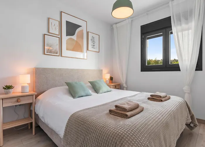 Modern 3-bedroom Family Centre *